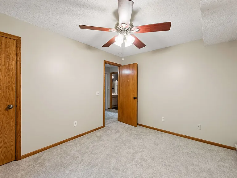 7410 72nd Ln N #7410 — Photo 6
