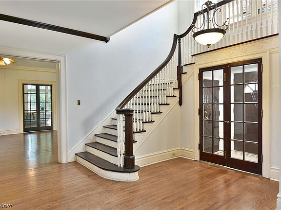 4th image of 2538 E Market St