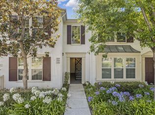 1048 Holiday Ave, Ventura, CA 93003