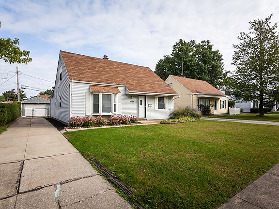 3rd image of 26831 Drakefield Ave