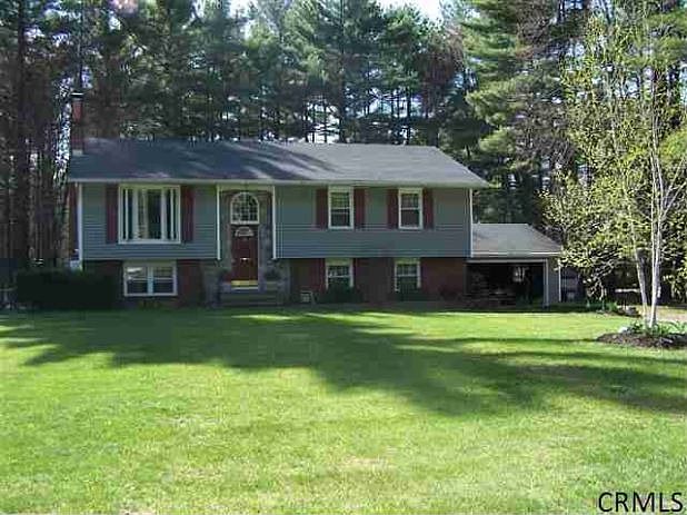 1st image of 17 Elm Pl