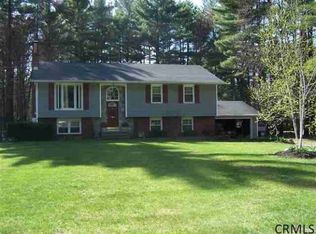 17 Elm Pl, Clifton Park, NY 12065
