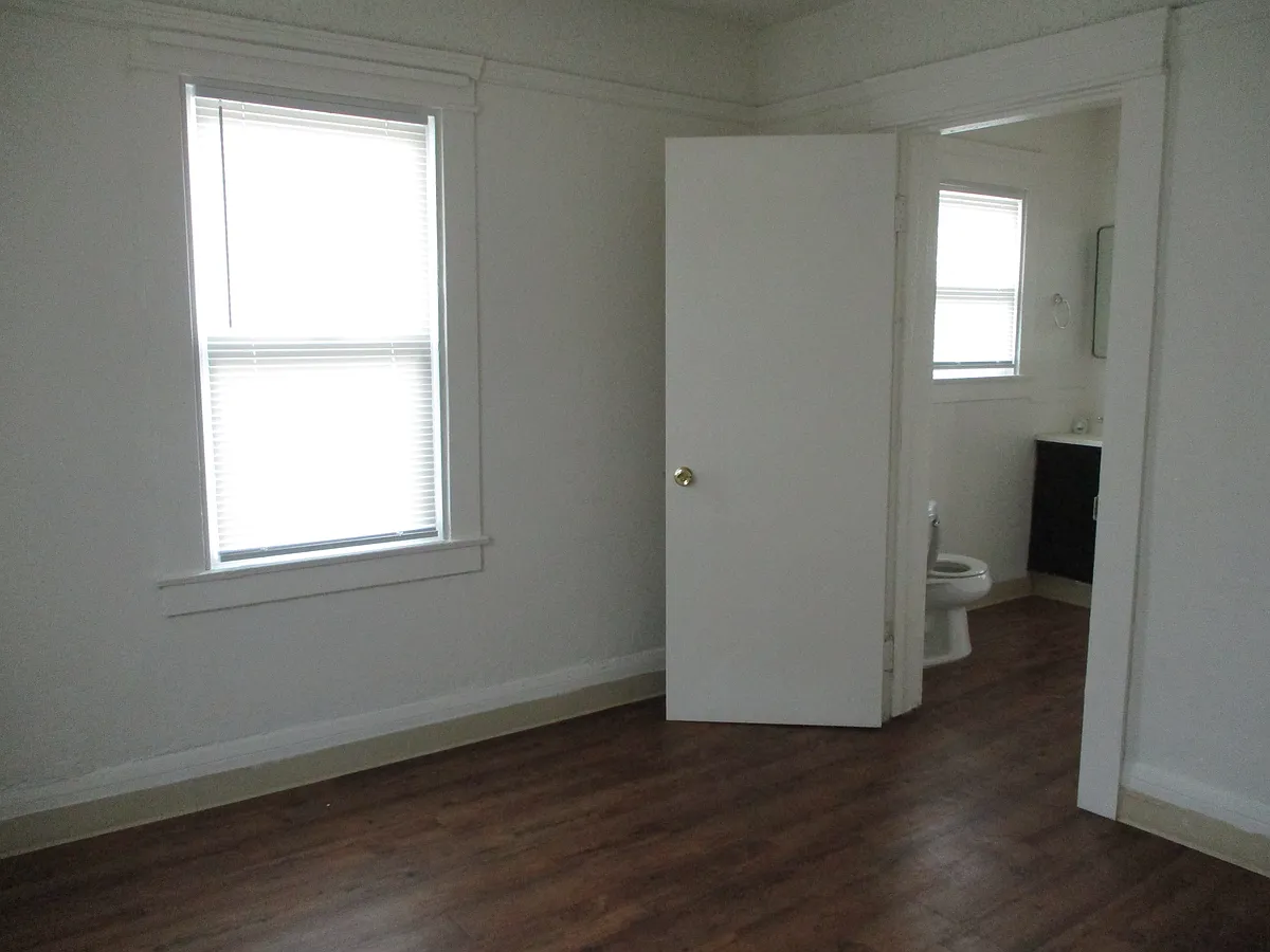 Building Photo - 2151 E Scotts Ave