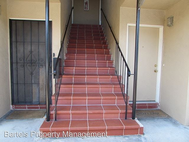 1st image of 2549 Barrett Ave