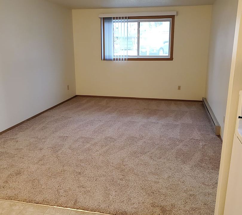 2643 Arrowhead Rd S 2643 Arrowhead Rd S Fargo ND Zillow