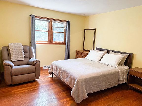 5th image of 2216 Jonathan Ave