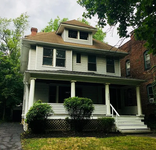 2280 Grandview Ave — Photo 1