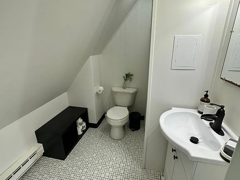 29 Main St #3 — Photo 5