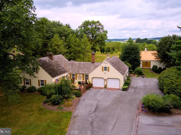 2323 Spruce St, Manheim, PA 17545