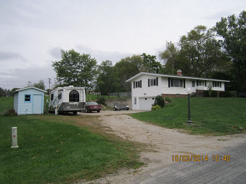 2nd image of 328 E Mety Ave