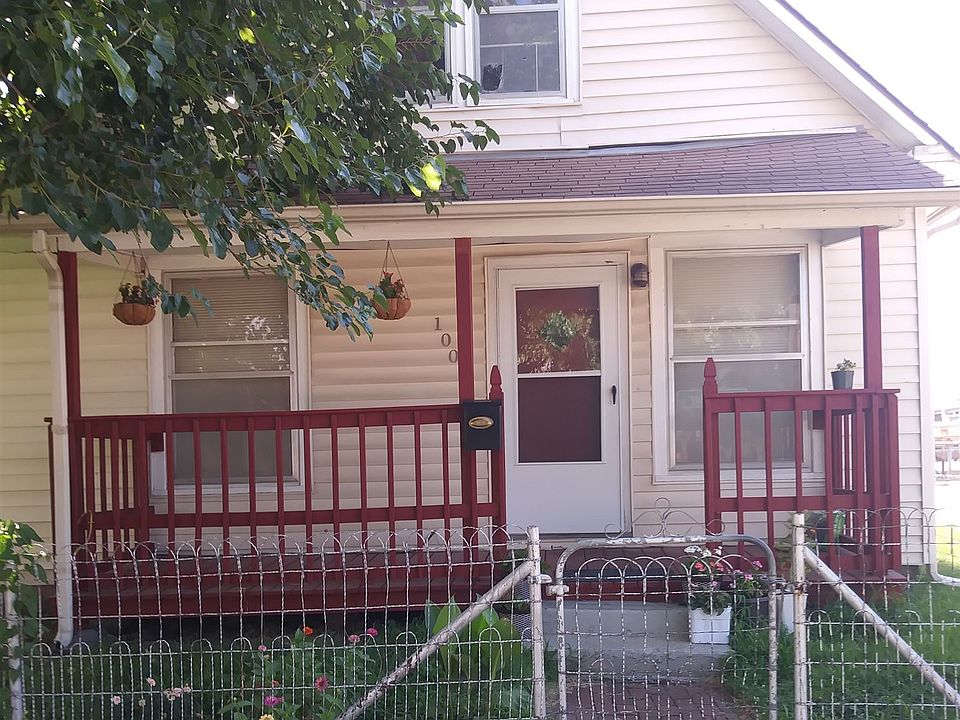 100 NE Chandler Street_Front Photo