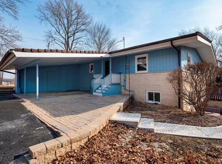 305 Belle Ct, Grayslake, IL 60030