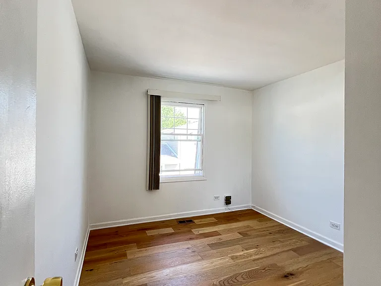 358 E Farmingdale Cir — Photo 12