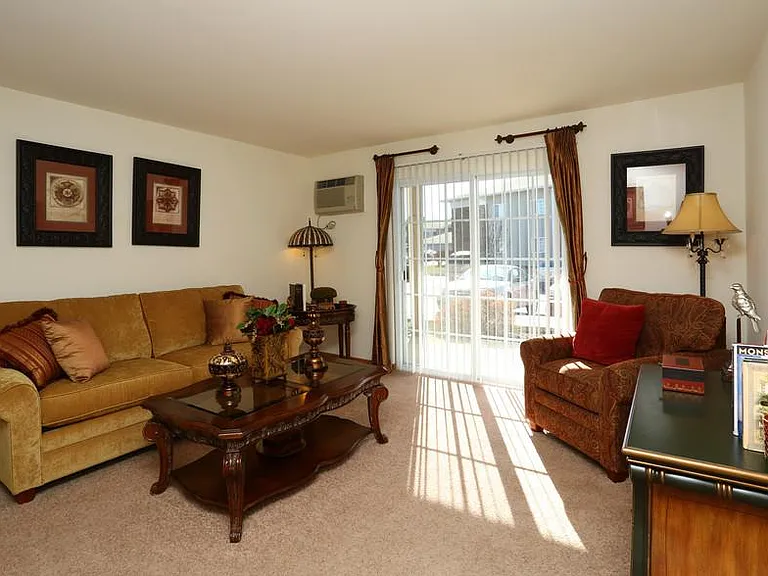 Willow Brooke Apartments — Photo 12