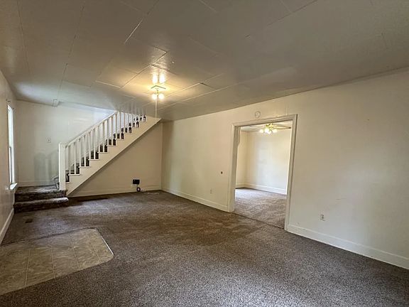 3rd image of 1104 E Lakeside Ave