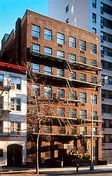 327 East 34th Street in Murray Hill