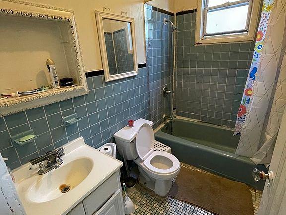 4th image of 37-28 Warren St #2