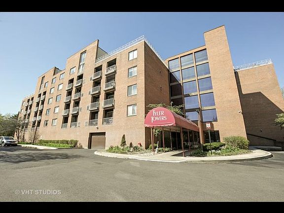 3rd image of 1450 Plymouth Ln APT 607