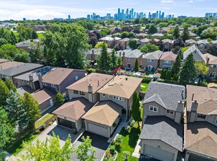 4260 Shelby Cres, Mississauga, ON L4W 3N5