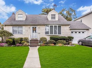 2193 Benefit St, Merrick, NY 11566