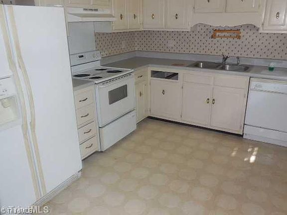 4th image of 3301 Regents Park Ln Unit D
