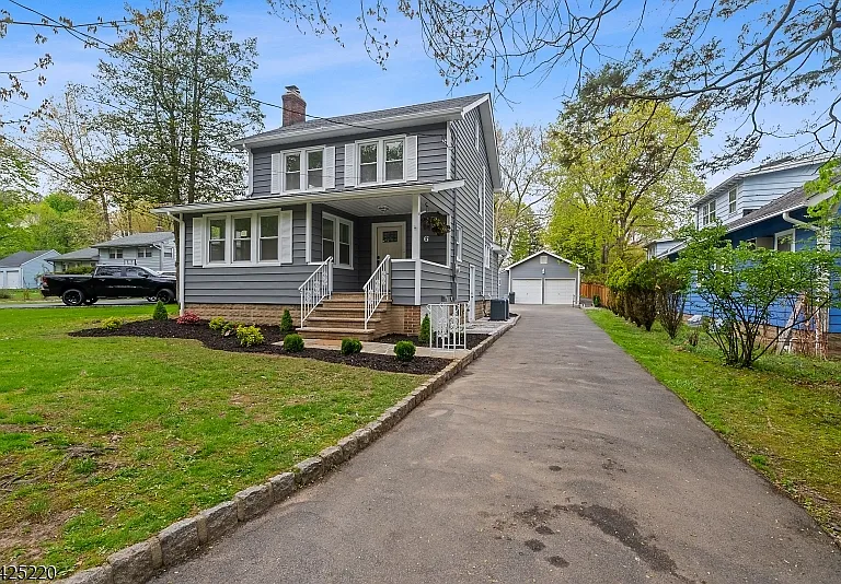 6 Dawes Ave — Photo 2
