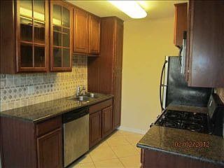 3rd image of 3562 Marlborough Ave Unit 7