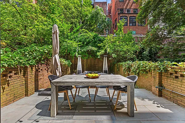 Sold by Sloane Square | media 3