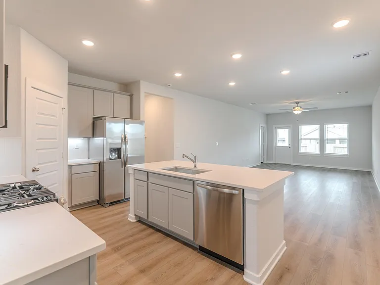 8555 Blueberry Ash St — Photo 5