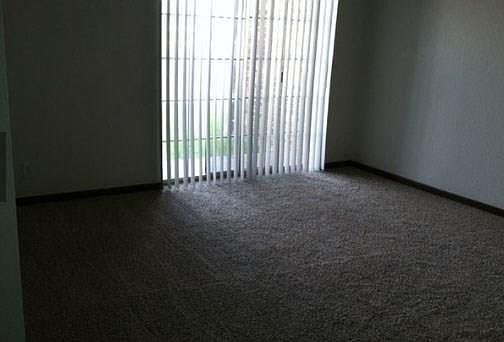 3rd image of 725 W Texas Ave