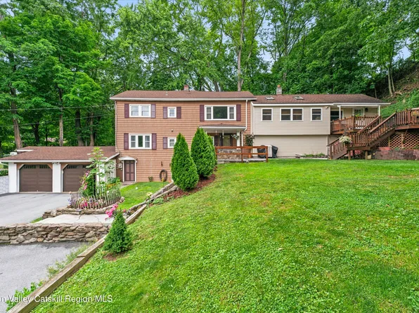 17 Dock Road, Marlboro, NY 12542