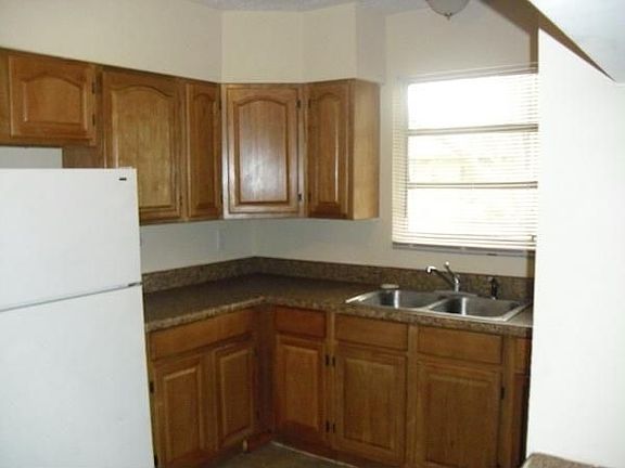 5th image of 4712 Lincrest Dr N