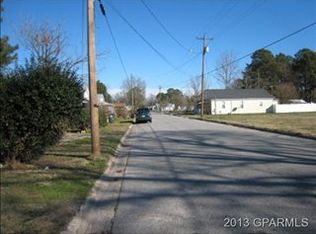 3688 Cameron St, Farmville, NC 27828