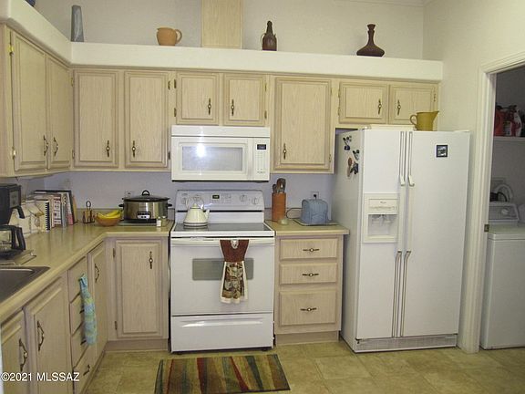4th image of 560 W Riverdale Ct