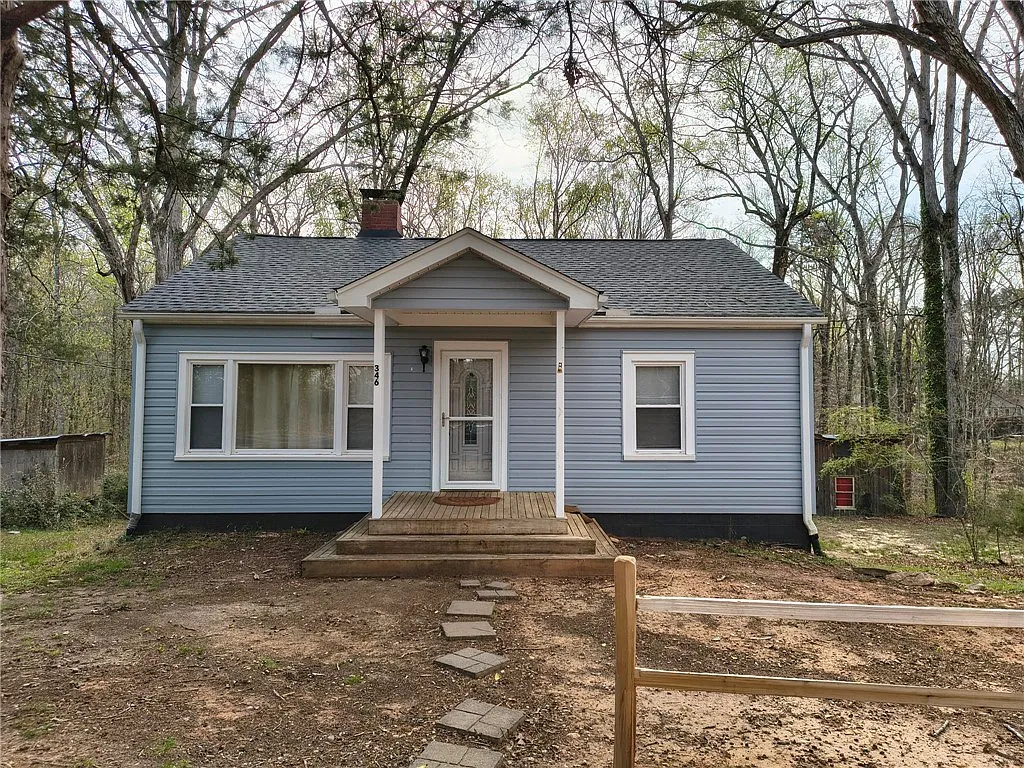 4 bed, 2.0 bath, $2,000 — Photo 1