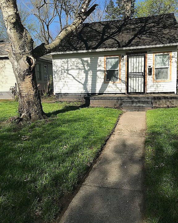 1st image of 15895 Dolphin St