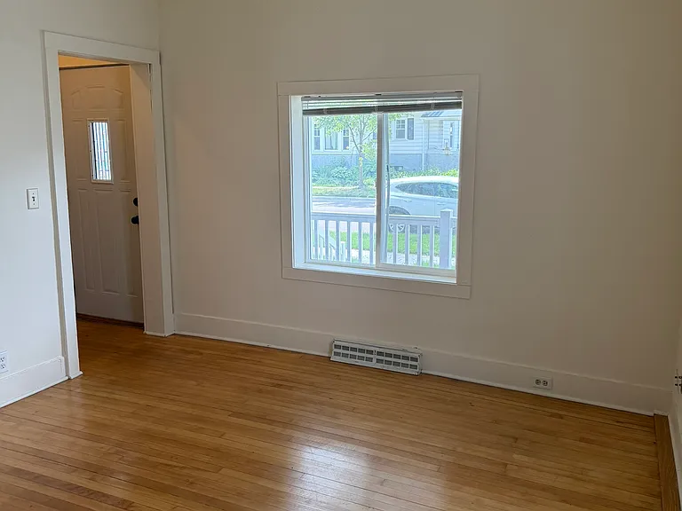 613 S Dewey St #1 — Photo 4