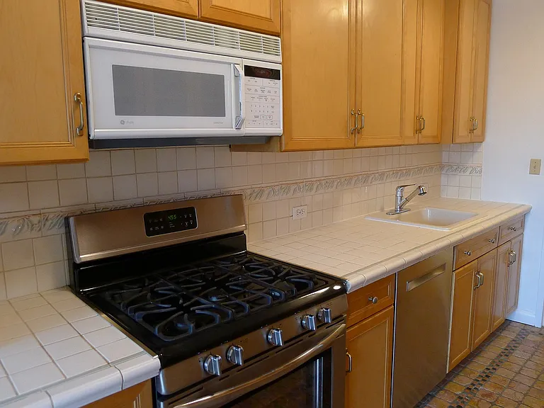 400 Central Park W #18C — Photo 5