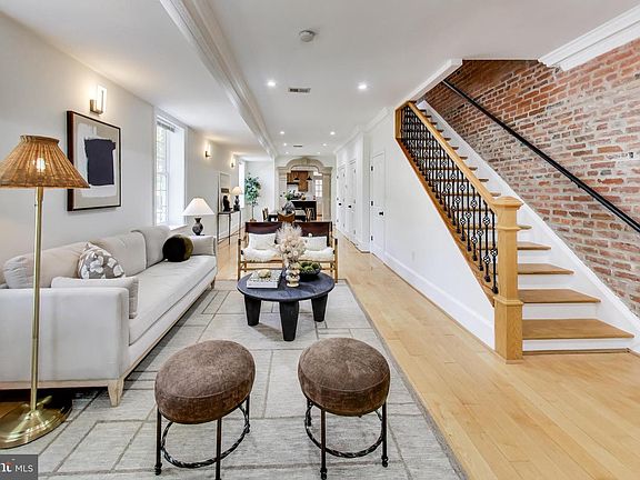 5th image of 419 12th St NE