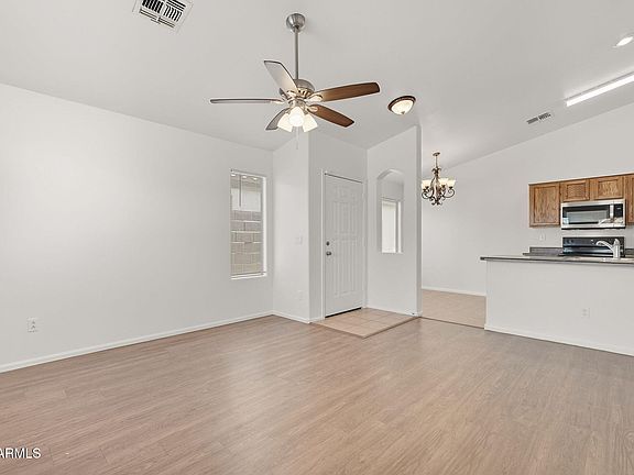 3rd image of 1292 W MATTHEWS Drive