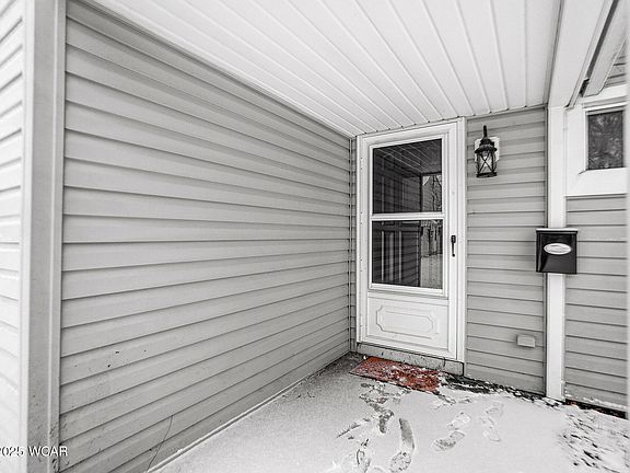 3rd image of 419 N Tyler St