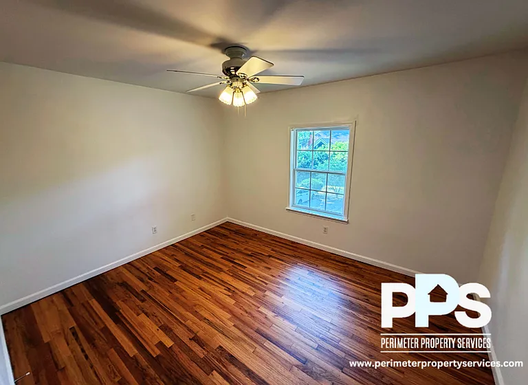 615 Boulevard SE #11 — Photo 5