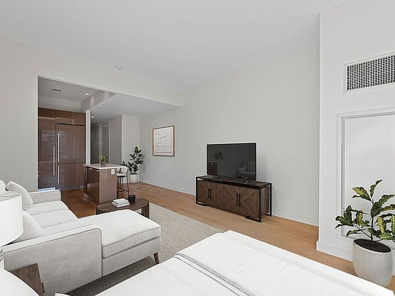 2nd image of 75 Wall St APT 31E