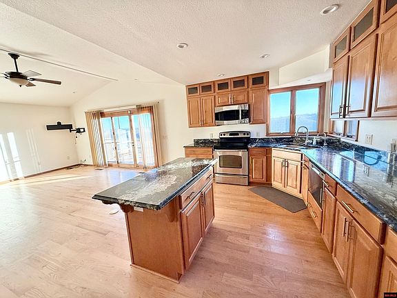 3rd image of 375 River Bluff Ter
