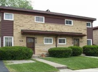 8425 Lotus Ave, Skokie, IL 60077