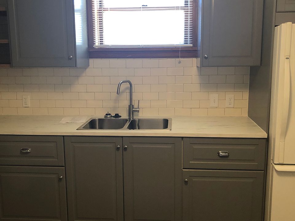 2nd image of 2718 Van Lennen Ave