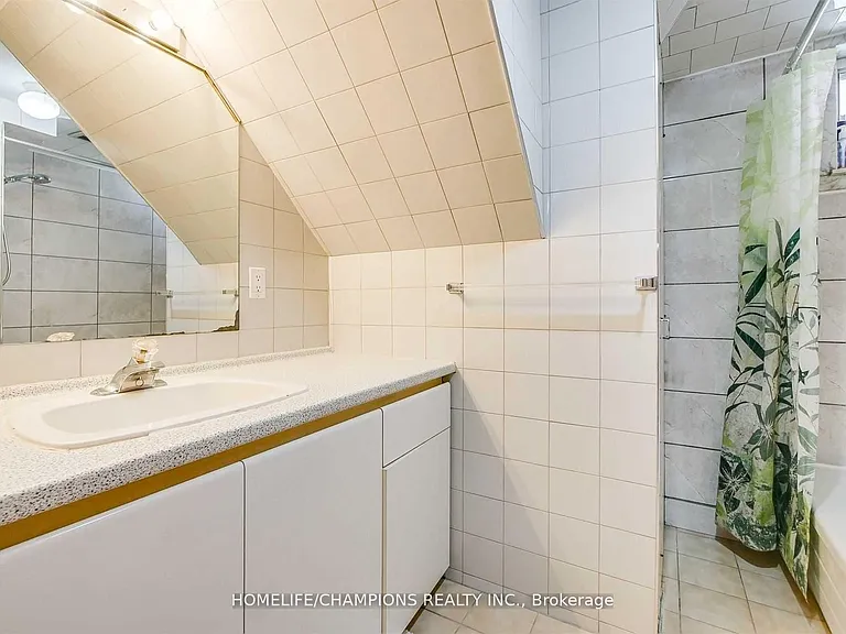65 Whitburn Cres #2 — Photo 12
