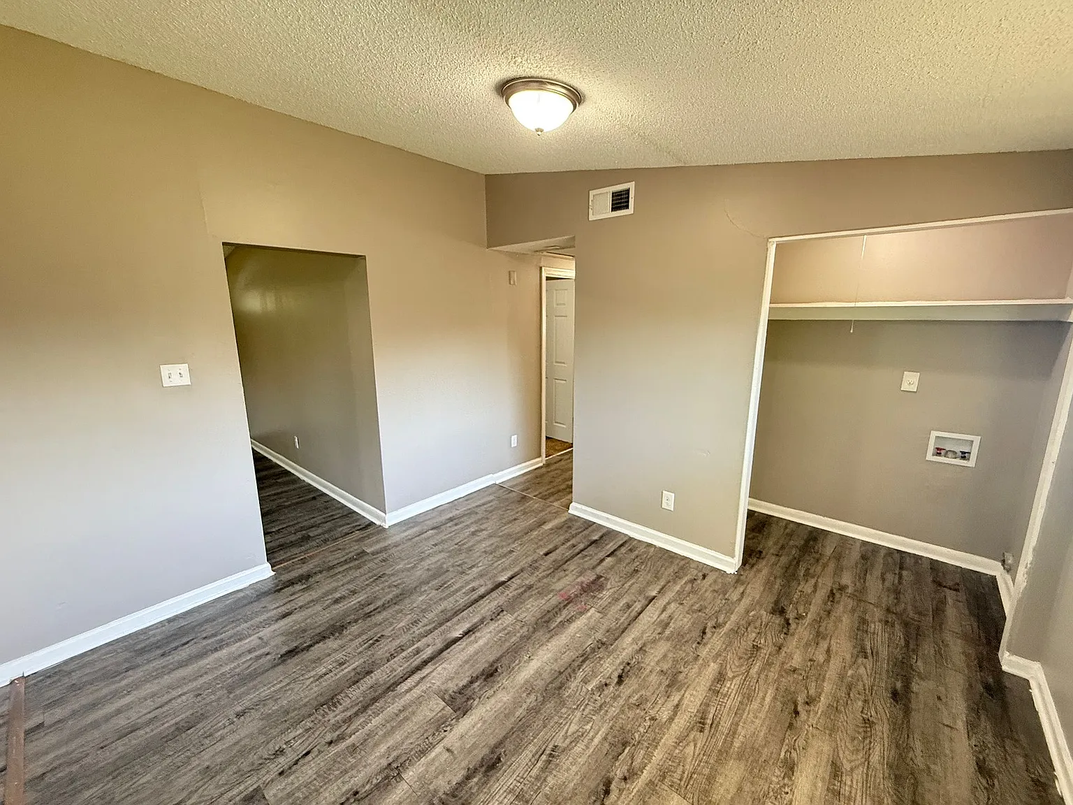 593 Bonwood Avenue — Photo 2