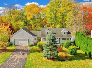 55 Sunnyside Ln, North Chili, NY 14514