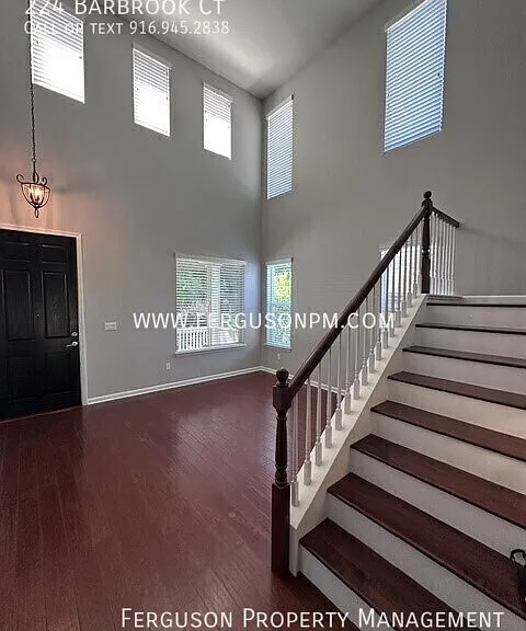 224 Barbrook Ct — Photo 4